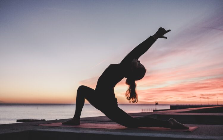 yoga para principiantes: todo lo que necesitas saber para empezar